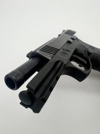 TAURUS PT840 .40 CALIBER - Image 6 of 7