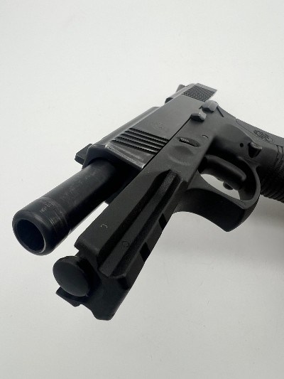 TAURUS PT840 .40 CALIBER - Image 6 of 7