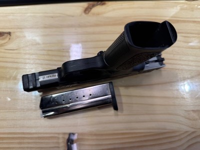 SMITH & WESSON SD9 VE 9MM LUGER (9x19 PARA) - Image 4 of 4