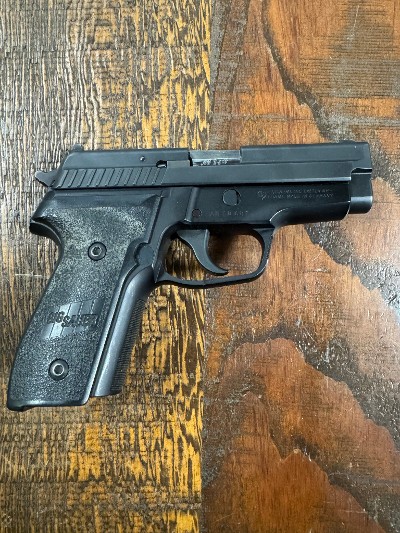 SIG SAUER P229 .40 S&W - Image 2 of 7