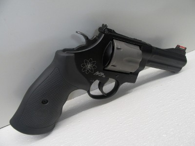 SMITH & WESSON 329PD .44 MAGNUM - Image 2 of 23