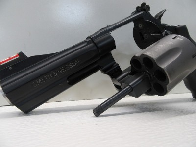 SMITH & WESSON 329PD .44 MAGNUM - Image 5 of 23
