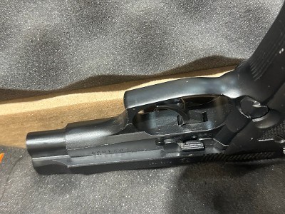 BERETTA 84F Cheetah .380 ACP - Image 10 of 10