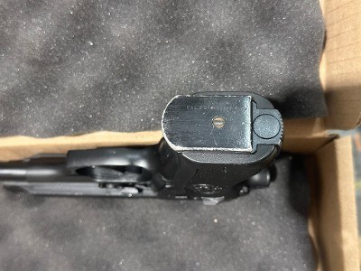 BERETTA 84F Cheetah .380 ACP - Image 9 of 10