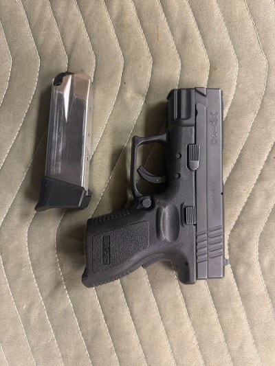 SPRINGFIELD ARMORY XD-40 40 Smith & Wesson - Image 1 of 2