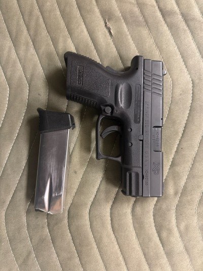 SPRINGFIELD ARMORY XD-40 40 Smith & Wesson - Image 2 of 2