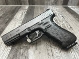 GLOCK 22 GEN 4 40 Smith & Wesson - Image 1 of 4