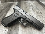 GLOCK 22 GEN 4 40 Smith & Wesson - Image 2 of 4