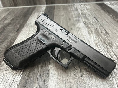GLOCK 22 GEN 4 40 Smith & Wesson - Image 2 of 4