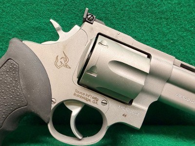 TAURUS 44 .44 MAGNUM - Image 4 of 19