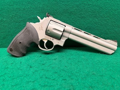 TAURUS 44 .44 MAGNUM - Image 2 of 19