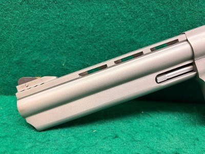 TAURUS 44 .44 MAGNUM - Image 7 of 19
