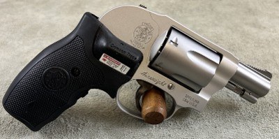 SMITH & WESSON 638 CT .38 SPL - Image 1 of 4
