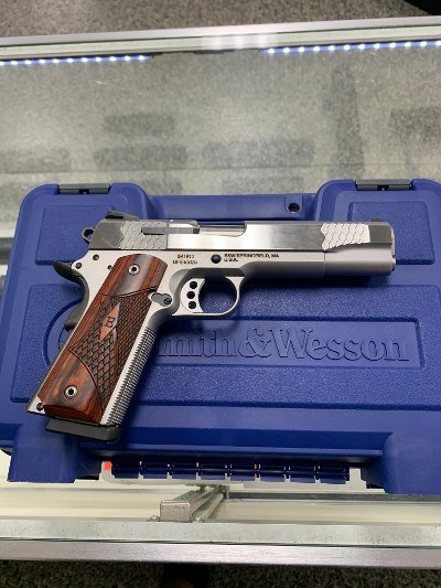 SMITH & WESSON SW1911 E SERIES .45 ACP - Image 6 of 6