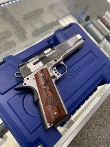 SMITH & WESSON SW1911 E SERIES .45 ACP - Image 5 of 6