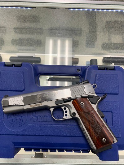 SMITH & WESSON SW1911 E SERIES .45 ACP - Image 2 of 6
