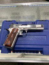 SMITH & WESSON SW1911 E SERIES .45 ACP - Image 6 of 6