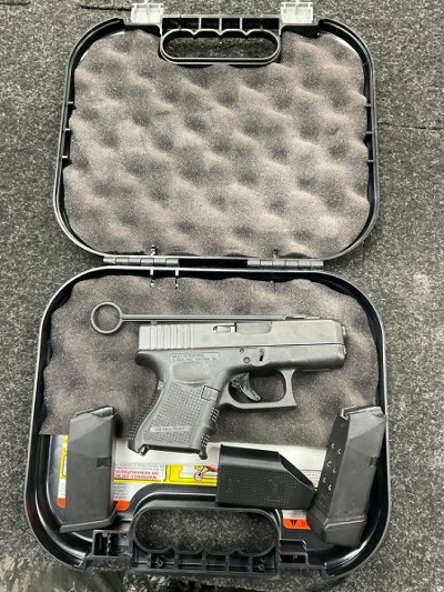 GLOCK 27 GEN 4 40 Smith & Wesson - Image 1 of 5
