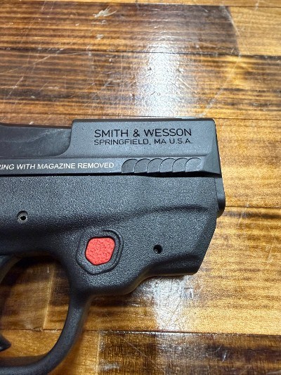 SMITH & WESSON M&P Shield M2.0 W/ Crimson Trace Laser 9MM LUGER (9x19 PARA) - Image 6 of 10