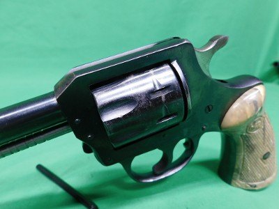 H&R 922 .22 LR - Image 4 of 9