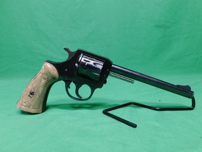 H&R 922 .22 LR - Image 2 of 9