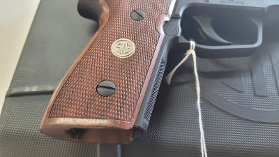 SIG SAUER P225 Classic 9MM LUGER (9x19 PARA) - Image 6 of 9