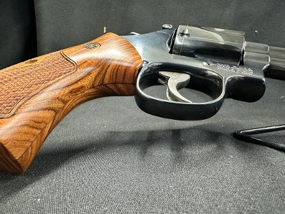 SMITH & WESSON 586 CLASSIC .357 MAG - Image 7 of 17