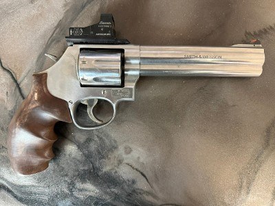SMITH & WESSON 686-6 .357 MAG - Image 1 of 4