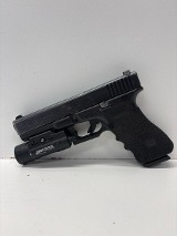 GLOCK 22 GEN 4 40 Smith & Wesson - Image 1 of 12