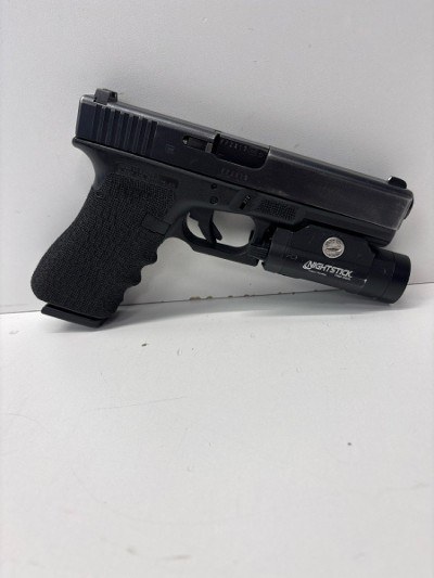 GLOCK 22 GEN 4 40 Smith & Wesson - Image 2 of 12