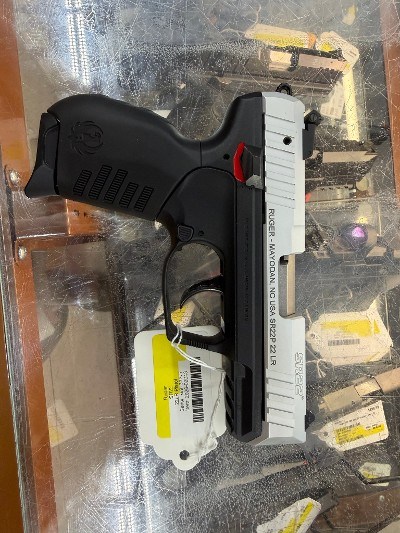 RUGER SR22 .22 LR - Image 2 of 2