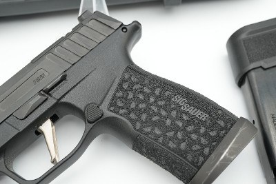 SIG SAUER P365 FUSE 9MM LUGER (9x19 PARA) - Image 3 of 18