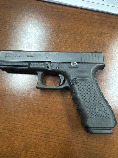 GLOCK G22 GEN4 .40 CALIBER - Image 1 of 3