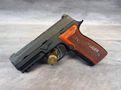 SIG SAUER P380 9MM LUGER (9x19 PARA) - Image 6 of 7