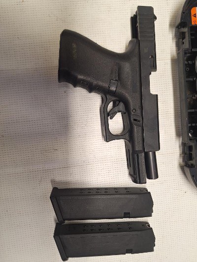 GLOCK 23 AUSTRIA 40 40 Smith & Wesson - Image 2 of 5