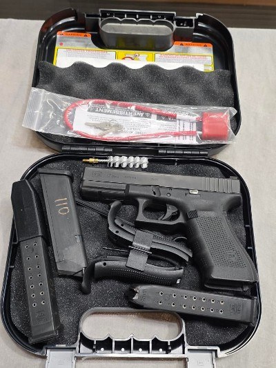 GLOCK 17 GEN 4 9MM LUGER (9x19 PARA) - Image 1 of 6