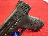 SMITH & WESSON M&p 40 shield Performance center .40 - Image 6 of 7