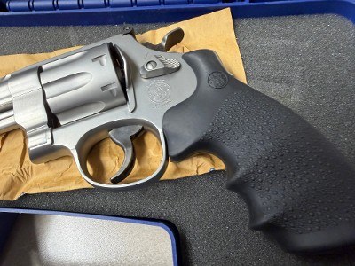 SMITH & WESSON 627 PRO PERFORMANCE .357 MAG - Image 8 of 9