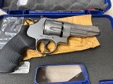 SMITH & WESSON 627 PRO PERFORMANCE .357 MAG - Image 2 of 9