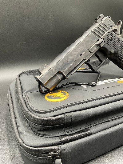 NIGHTHAWK CUSTOM SMOKED NITRIDE 9MM LUGER (9x19 PARA) - Image 3 of 11