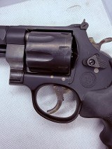 SMITH & WESSON 327 PERFORMANCE .357 MAG - Image 7 of 13