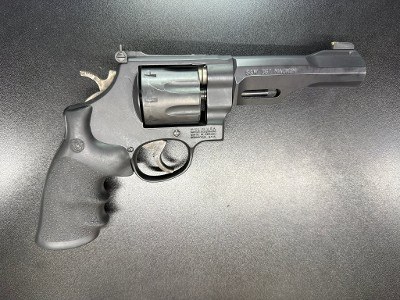 SMITH & WESSON 327 PERFORMANCE .357 MAG - Image 1 of 13