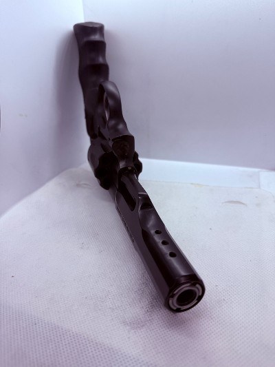 SMITH & WESSON 327 PERFORMANCE .357 MAG - Image 5 of 13