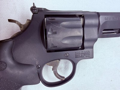 SMITH & WESSON 327 PERFORMANCE .357 MAG - Image 10 of 13