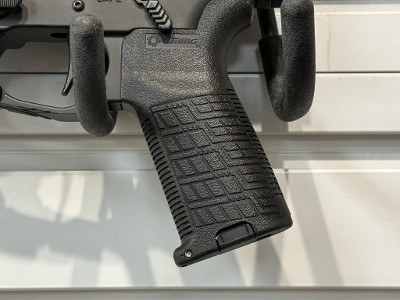 CMMG DISSENT .300 AAC BLACKOUT - Image 3 of 12