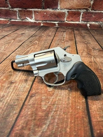 SMITH & WESSON 637-2 w/laser .38 SPL - Image 2 of 3