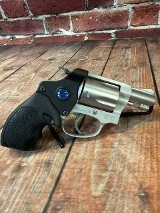 SMITH & WESSON 637-2 w/laser .38 SPL - Image 1 of 3