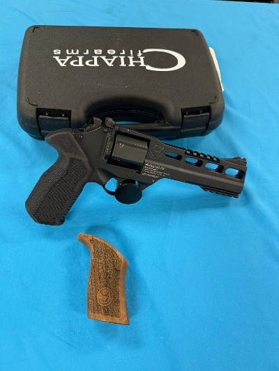 CHIAPPA FIREARMS RHINO 60DS 9MM LUGER (9X19 PARA) - Image 1 of 9
