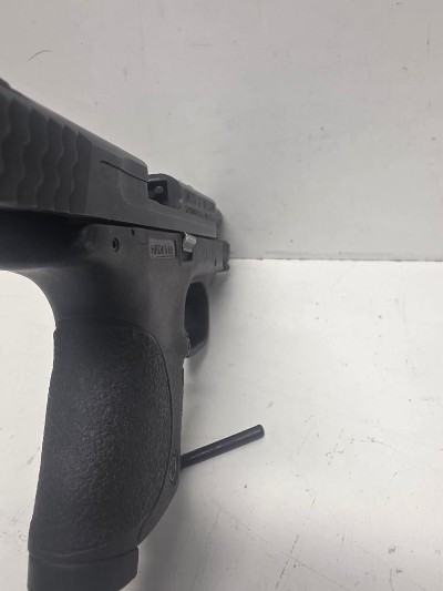 SMITH & WESSON M&P 40C 9MM LUGER (9x19 PARA) - Image 5 of 9
