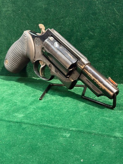 TAURUS JUDGE.45 LC/.410 GA - Image 1 of 2